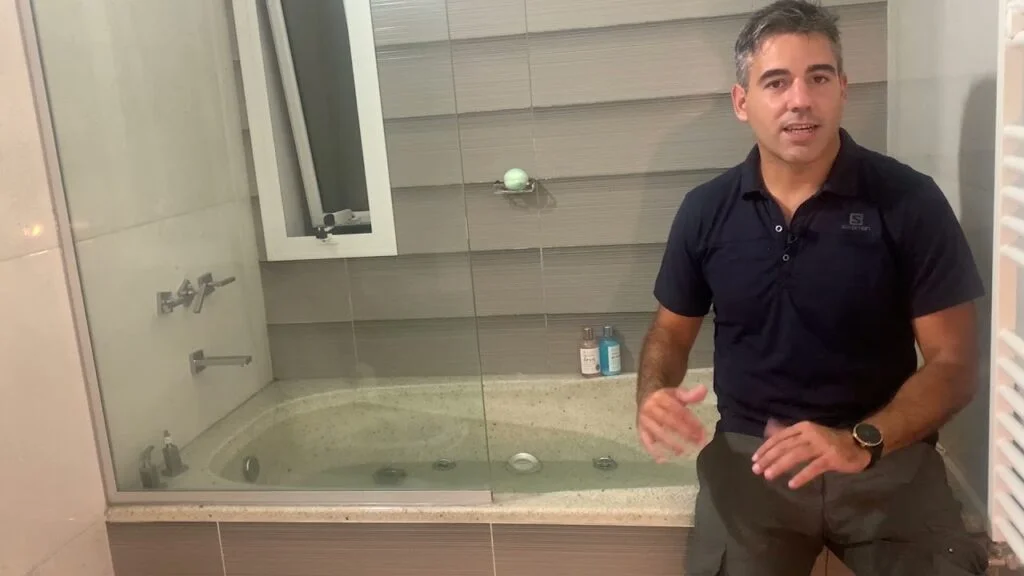 Diferencias-entre-banera-de-hidromasaje-y-jacuzzi-¿Es-lo-mismo